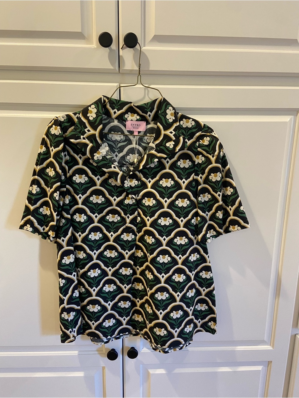 entro Black Floral Geometric Button-Down Shirt